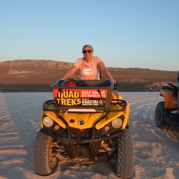 Mette M på ATV på Coral Bay i Western Australia - rejsespecialist i Aalborg